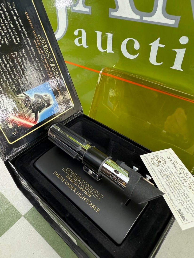 Masters Replica .45 Scale Lightsabre/COA -Darth Vader - 3