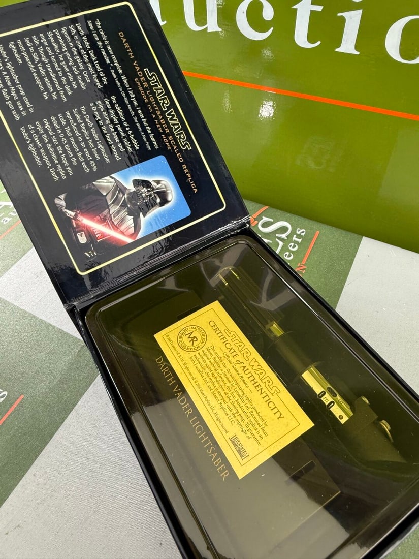 Masters Replica .45 Scale Lightsabre/COA -Darth Vader - 4