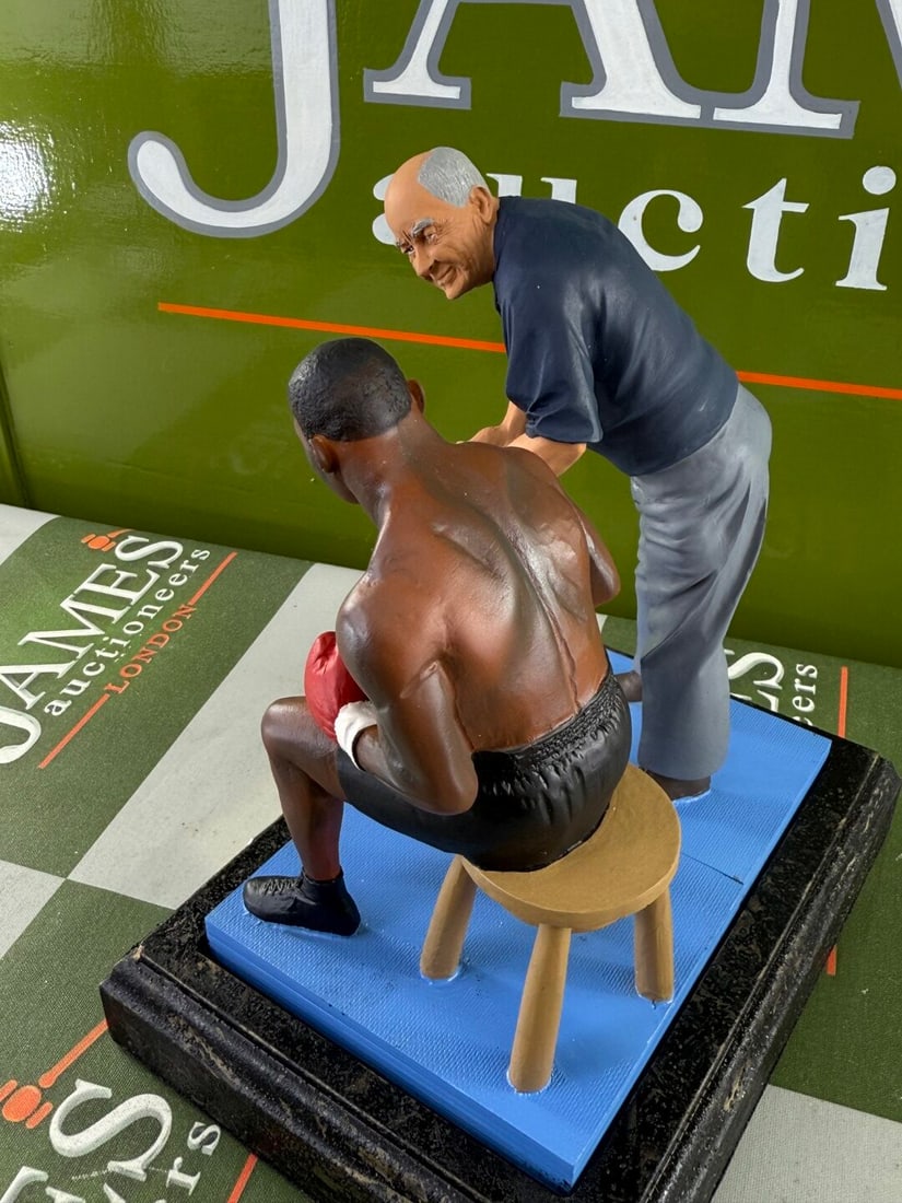 Mike Tyson & Cus D`Amato Heavyweight Boxing Champion The Art Of Sport By Endurance Figurine. Sculpte - 3