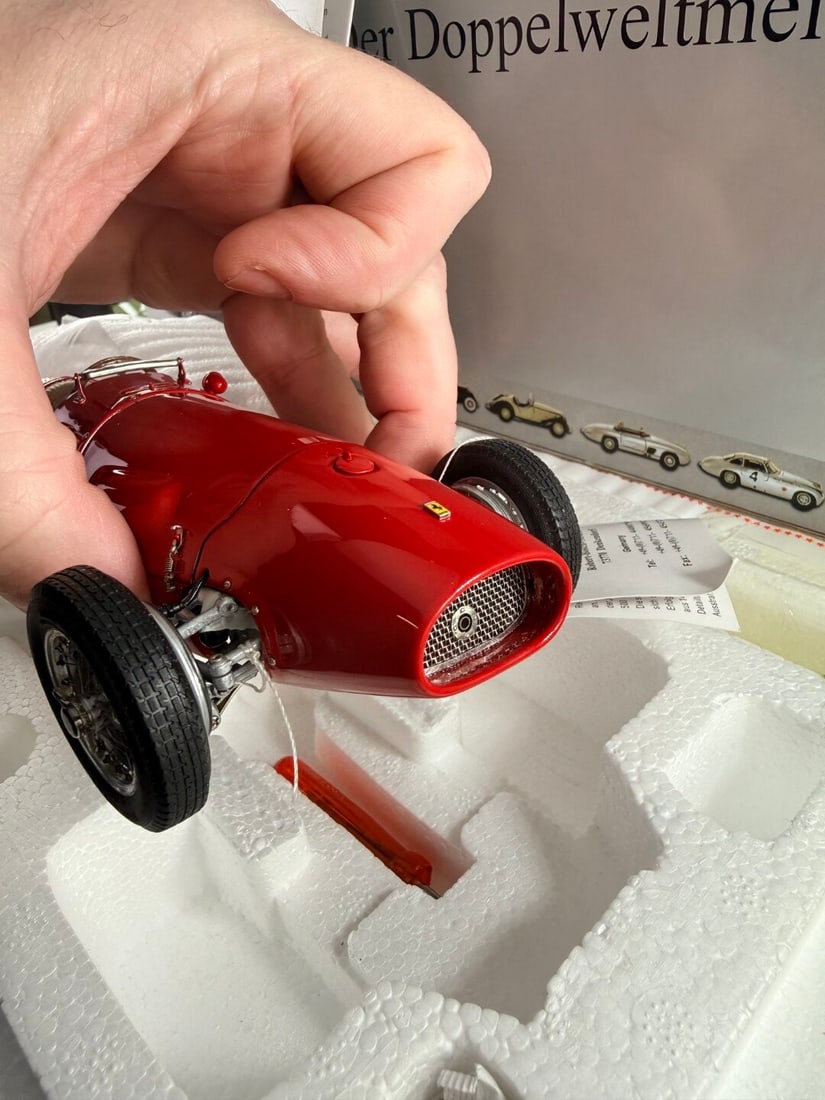 CMC-1:18 Scale M-056 Ferrari 500 F2 (1953) Der Doppelweltmeister - 5