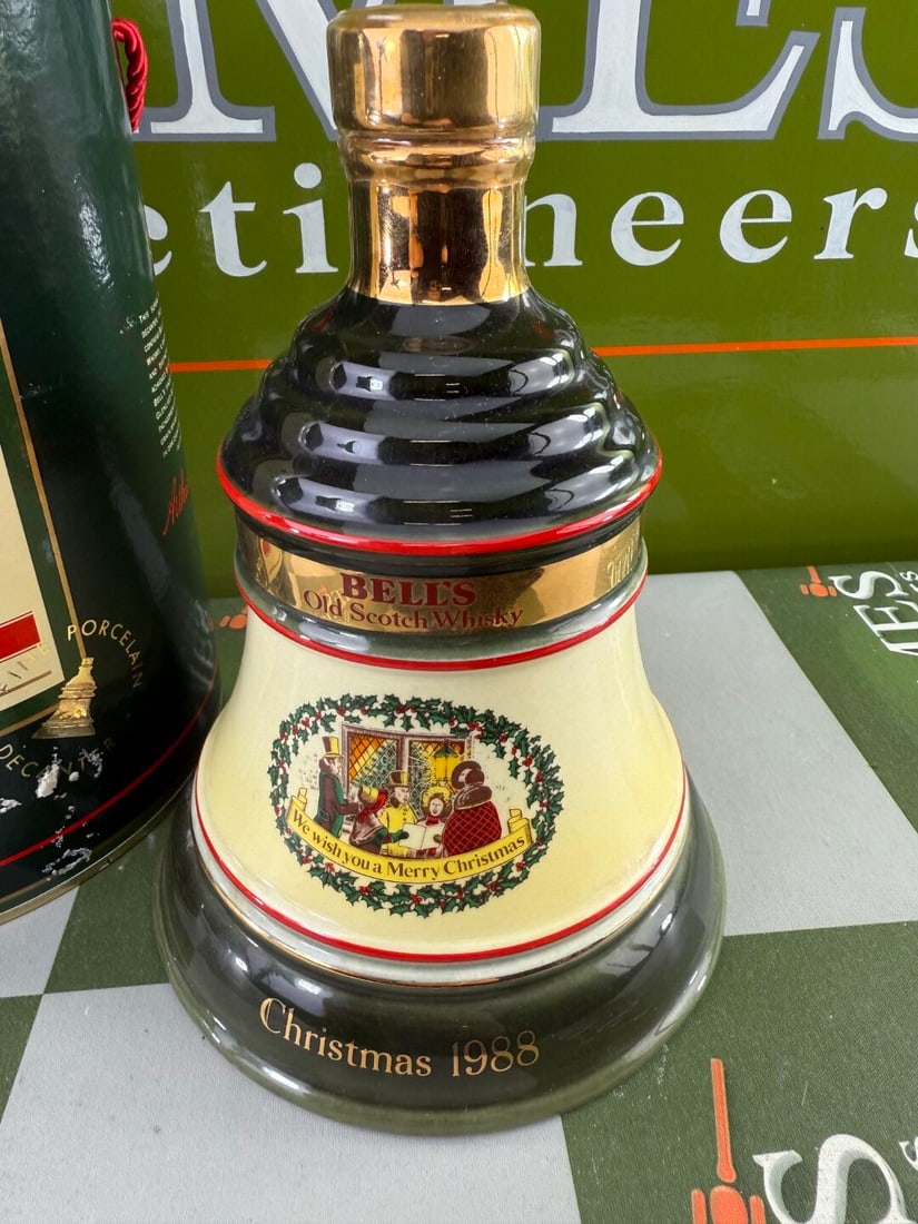 Bells Old Scotch Whiskey Ltd Edition 24 Carat Gold Christmas 1988 - 2