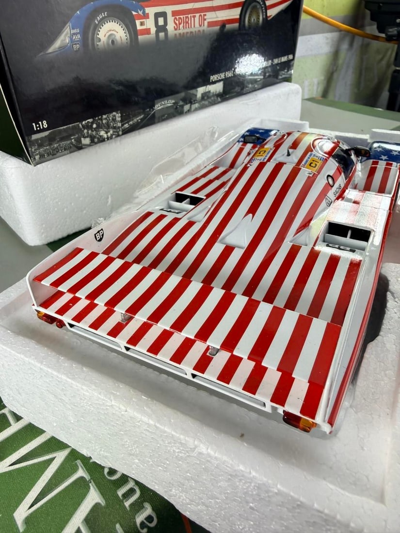 Minichamps 1/18 Porsche 956L Stars & Stripes Follmer/Morton/Miller 24H Le Mans 1986 - 7