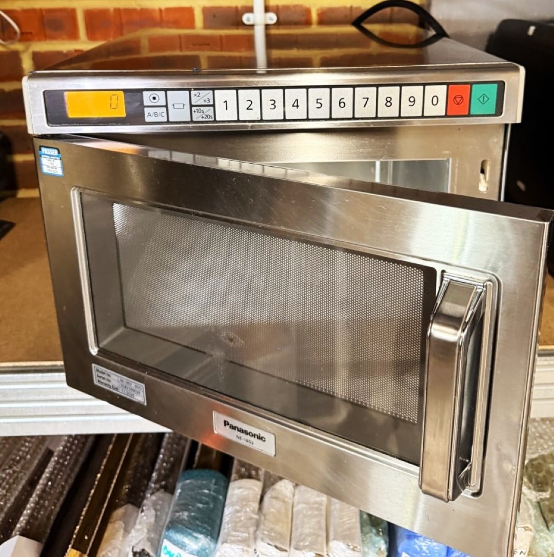 Panasonic NE-1853 Commercial Catering 1800w Microwave Oven - 2