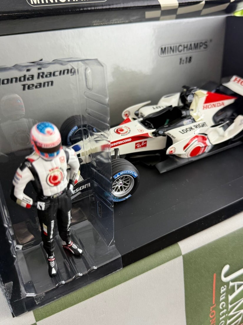 SOLD VIA BUY IT NOW-PLEASE DO NOT BID-Minichamp 1:18 Honda Racing F1 Team RA106 J.Button - 2