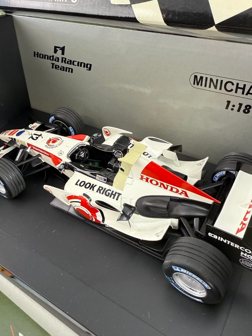 SOLD VIA BUY IT NOW-PLEASE DO NOT BID-Minichamp 1:18 Honda Racing F1 Team RA106 J.Button - 3
