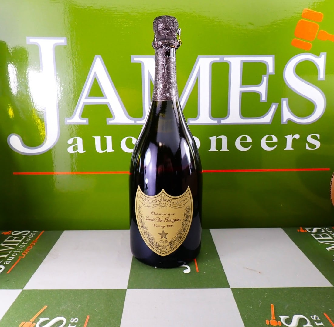 Dom Perignon Vintage 1995 Champagne 75cl-12.5 % (1 of 4)