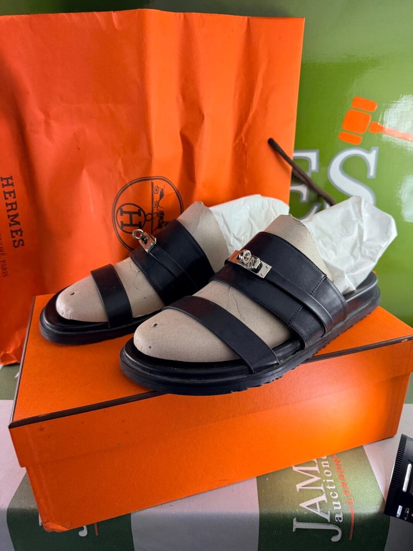 Hermes Paris Leather Calfskin & Kelly Buckle Sliders Size 9 GBP 1150: Hermes Paris Leather Calfskin & Kelly Buckle Sliders Size 9 £1150, as pictured in good condition, with original packaging