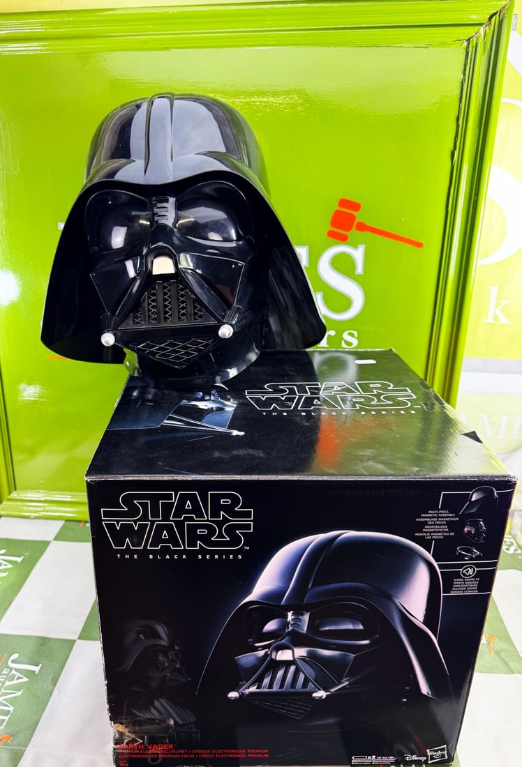 Star Wars 1/1 Scale Black Series Darth Vader Premium Electronic Helmet - 7