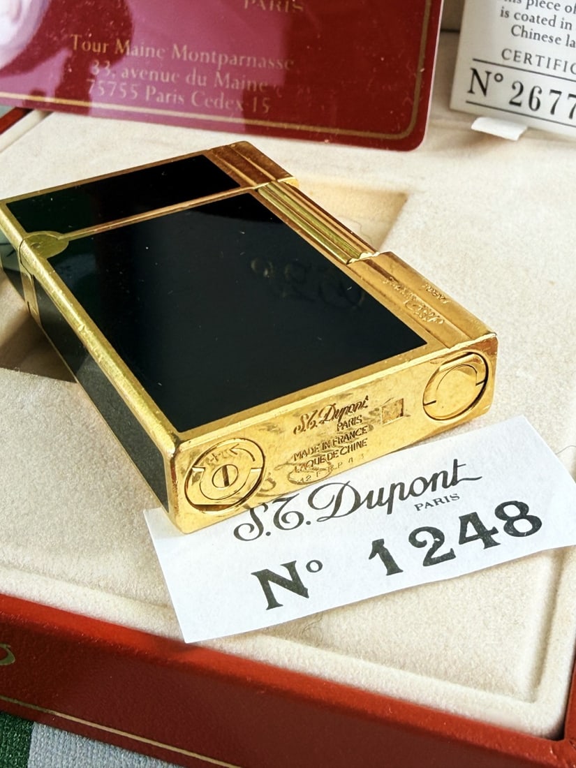 A Dupont Gold Plated and Black Lacquer Lighter-Rare Complete. (1 of 5)