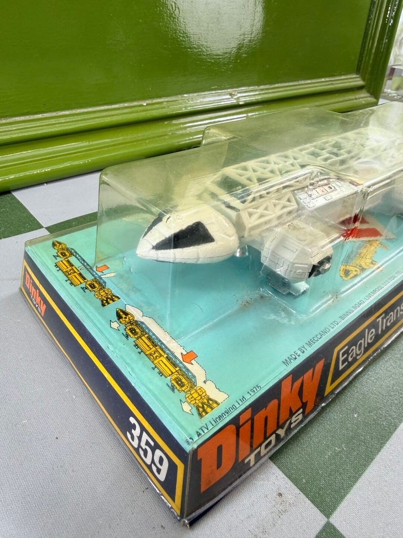 SOLD VIA BUY IT NOW-PLEASE DO NOT BID-Dinky Toys #359 Space 1999 Eagle Transporter. - 2