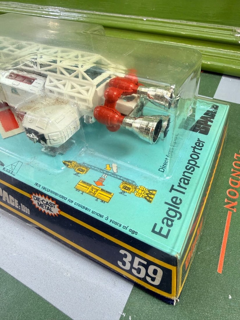 SOLD VIA BUY IT NOW-PLEASE DO NOT BID-Dinky Toys #359 Space 1999 Eagle Transporter. - 3