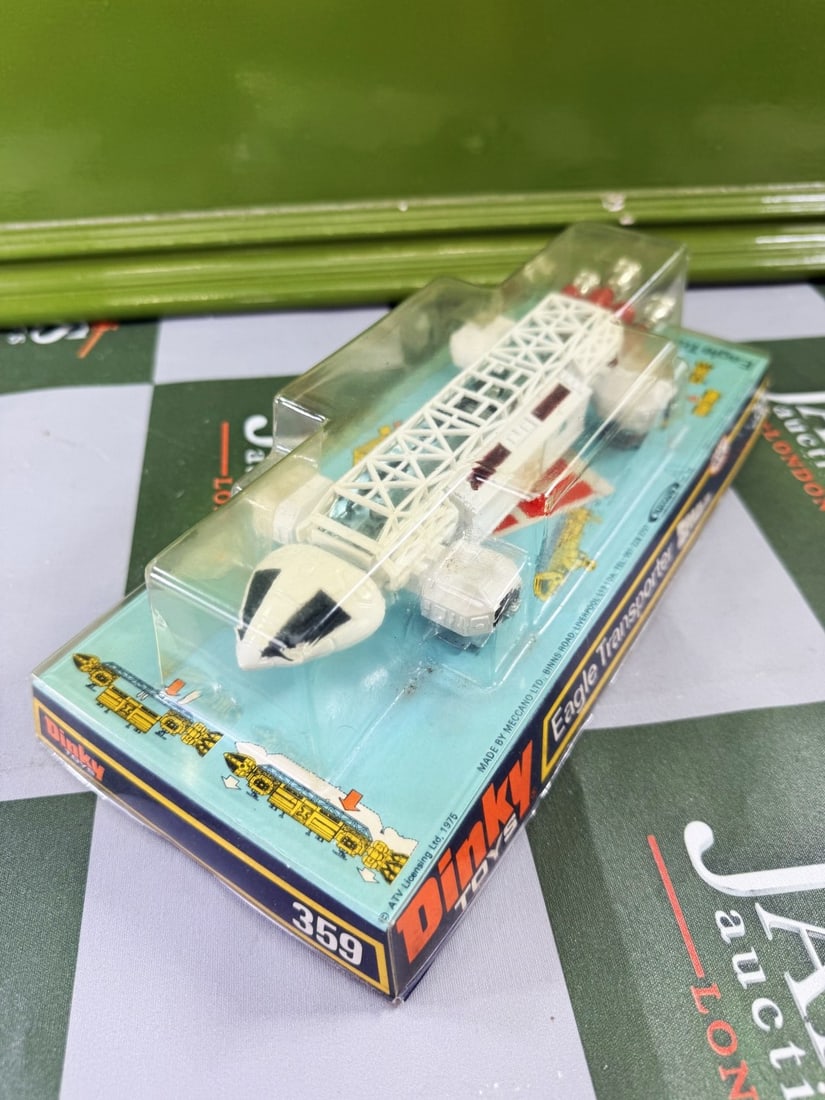SOLD VIA BUY IT NOW-PLEASE DO NOT BID-Dinky Toys #359 Space 1999 Eagle Transporter. - 7