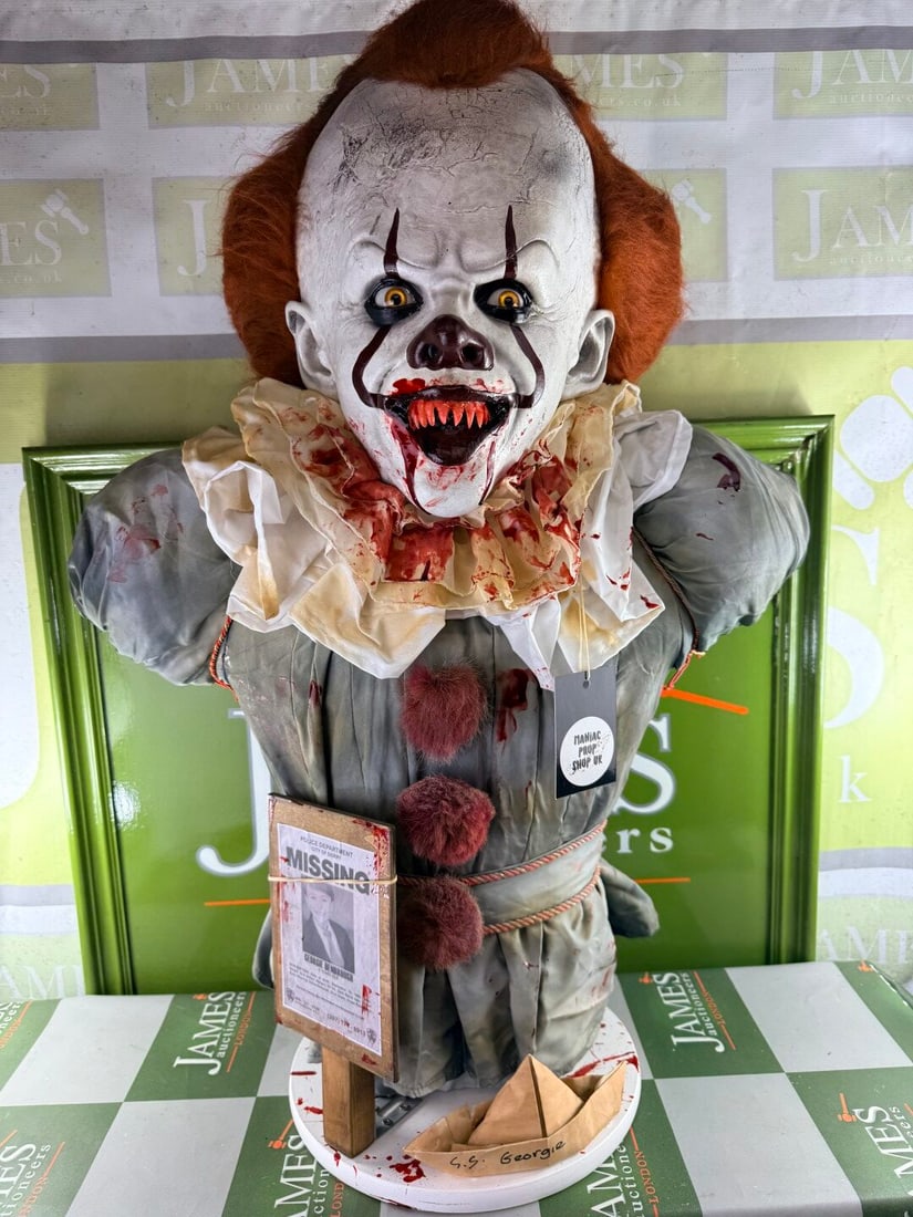 Maniac Prop Shop UK IT Pennywise (Bloody) 1:1 Scale Horror Torso Bust - 7