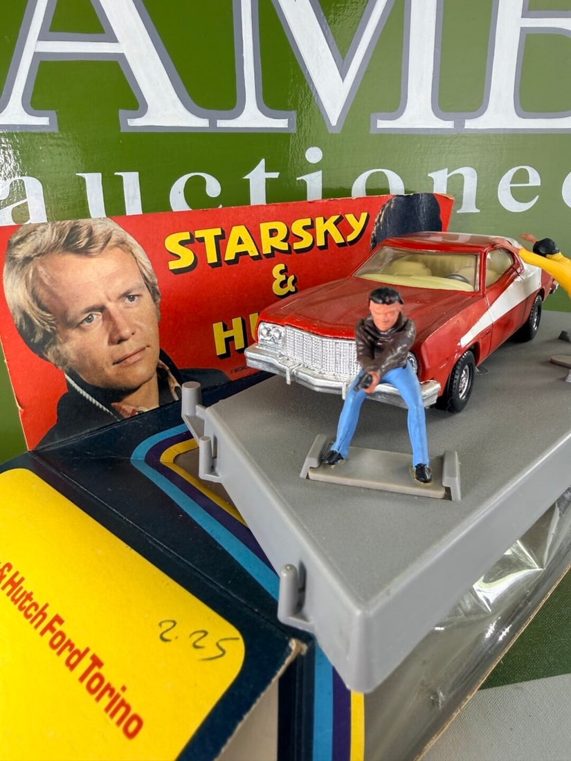 Corgi-1977 Dated Starsky & Hutch Ford Gran Torino # 292 - 8