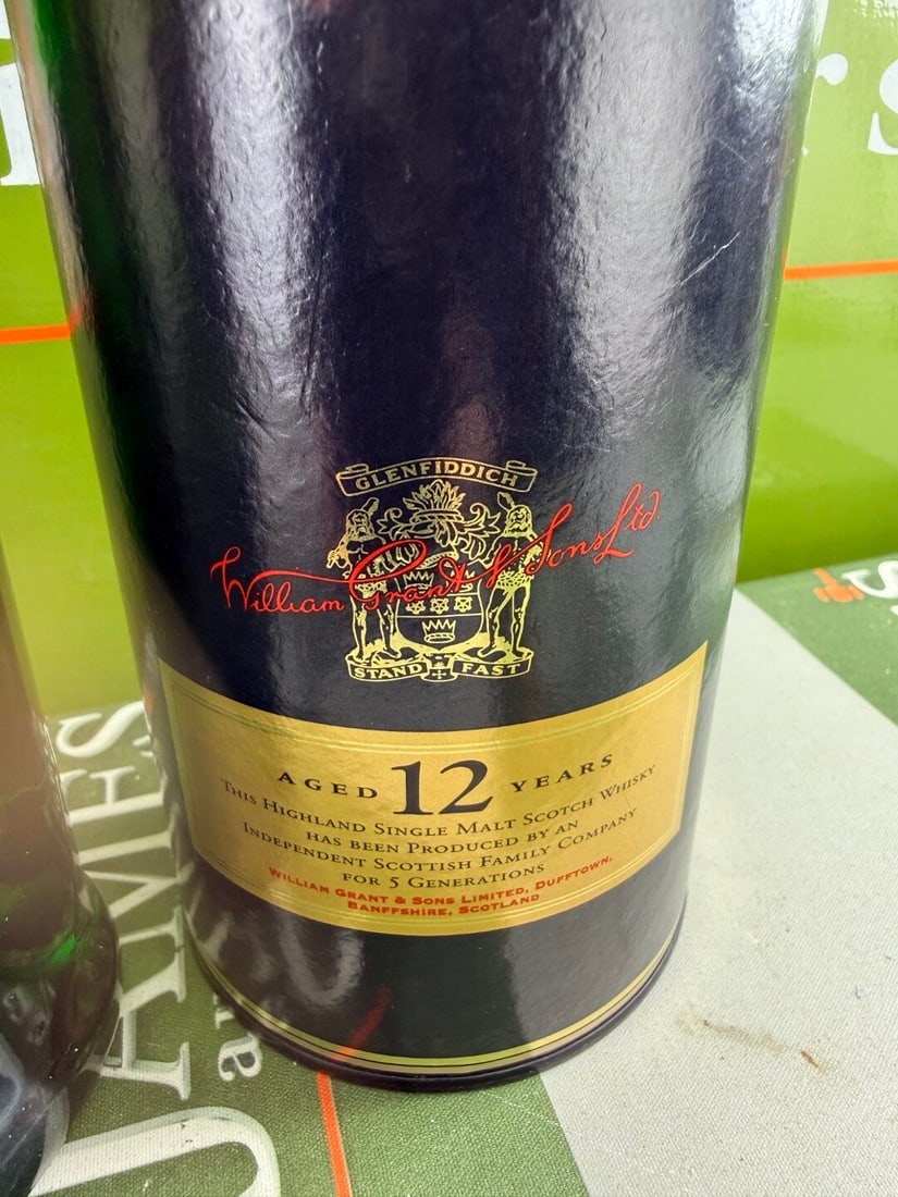 Glenfiddich 70cl Aged 12 years & Box Tube - 3