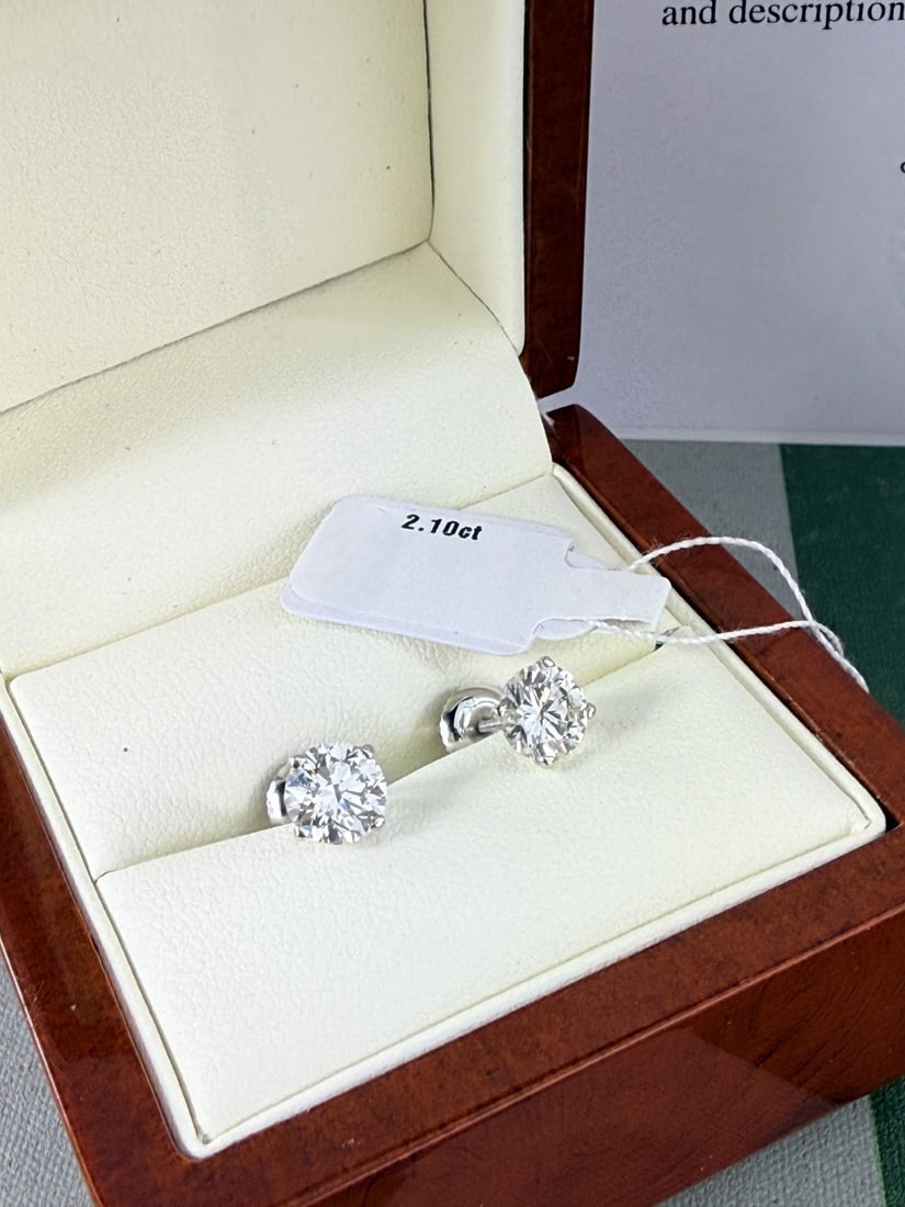 2.10 Carat Round Cut D/VVS2 Diamond Stud Earrings Set In 14 Carat Gold - 12