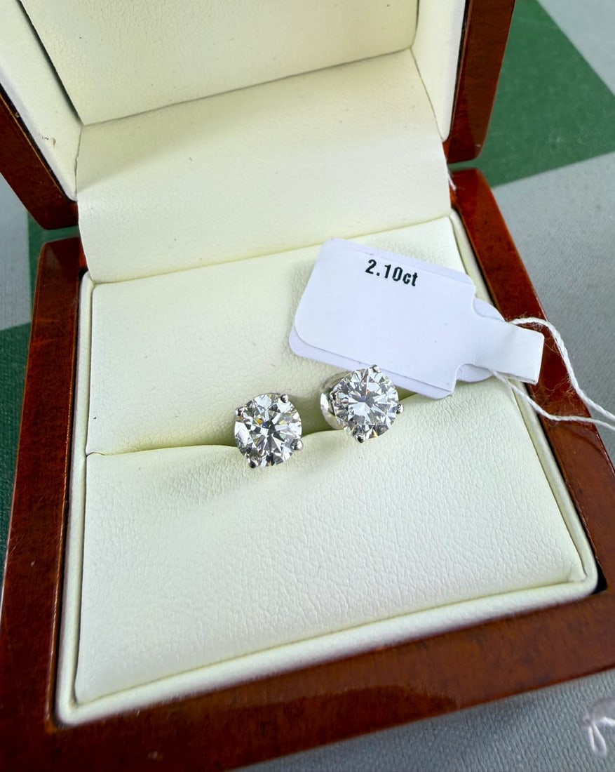 2.10 Carat Round Cut D/VVS2 Diamond Stud Earrings Set In 14 Carat Gold - 5
