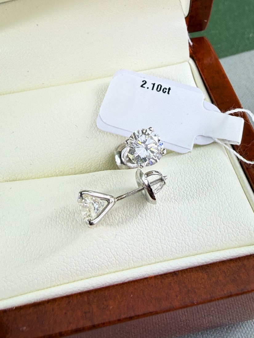 2.10 Carat Round Cut D/VVS2 Diamond Stud Earrings Set In 14 Carat Gold - 7