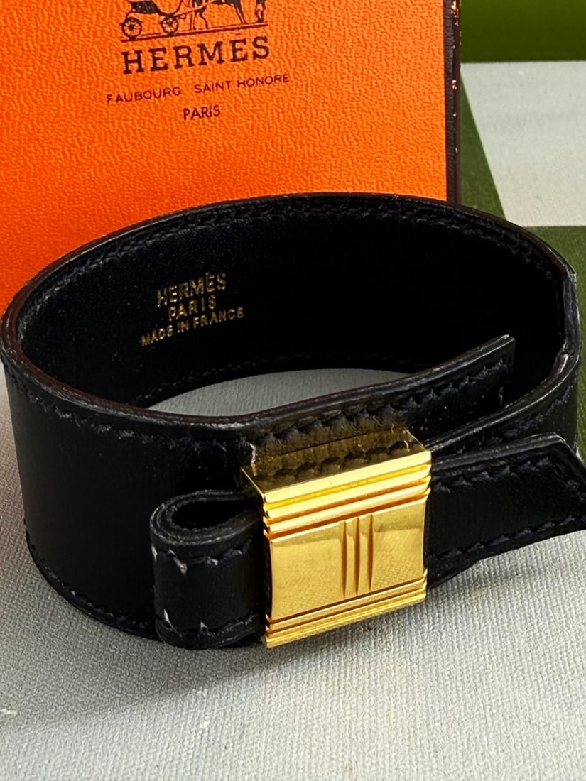 Hermes Paris Rare Vintage Artemis Bracelet In Leather & Gold Plated: Hermes Paris Rare Vintage Artemis Bracelet In adjustable Leather & Gold Plated, as pictured and dimensioned, in very good original condition along with original packaging.