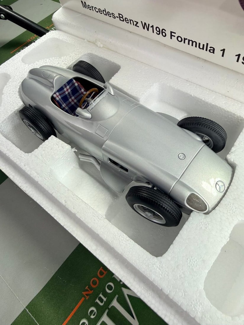 Mercedes Benz W196 Formula 1 iScale Die Cast 1:18 Scale - 3