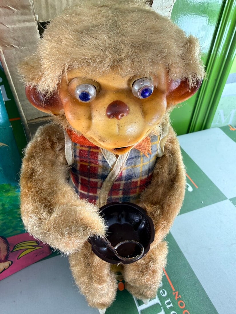 1950s/60s Battery Operated Bubble Blowing Monkey Made by Alps - 4