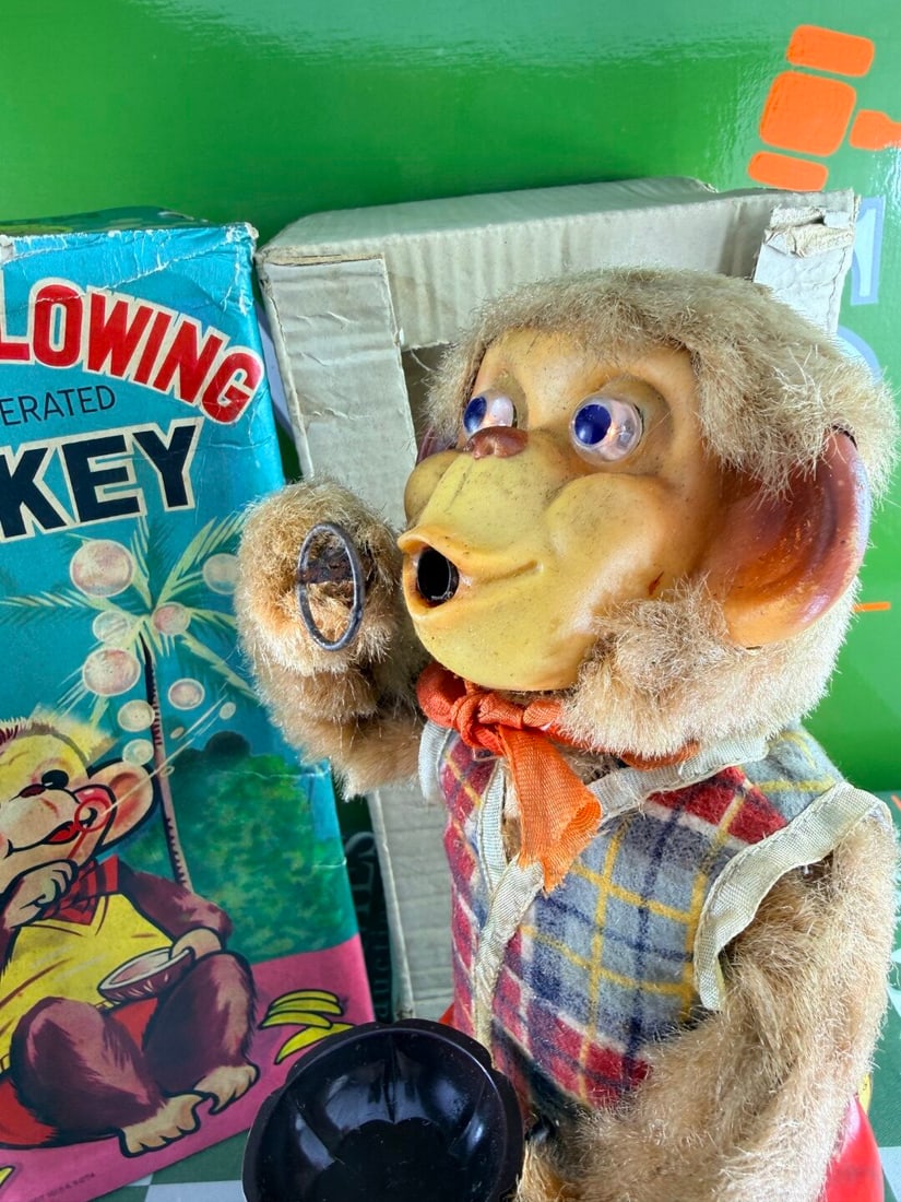 1950s/60s Battery Operated Bubble Blowing Monkey Made by Alps - 5