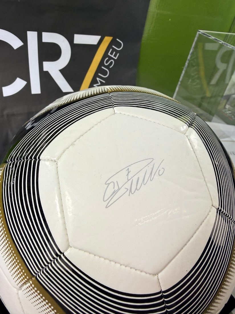 CR7 (Cristiano Ronaldo) Signed Ball & COA- Football Interest. - 4