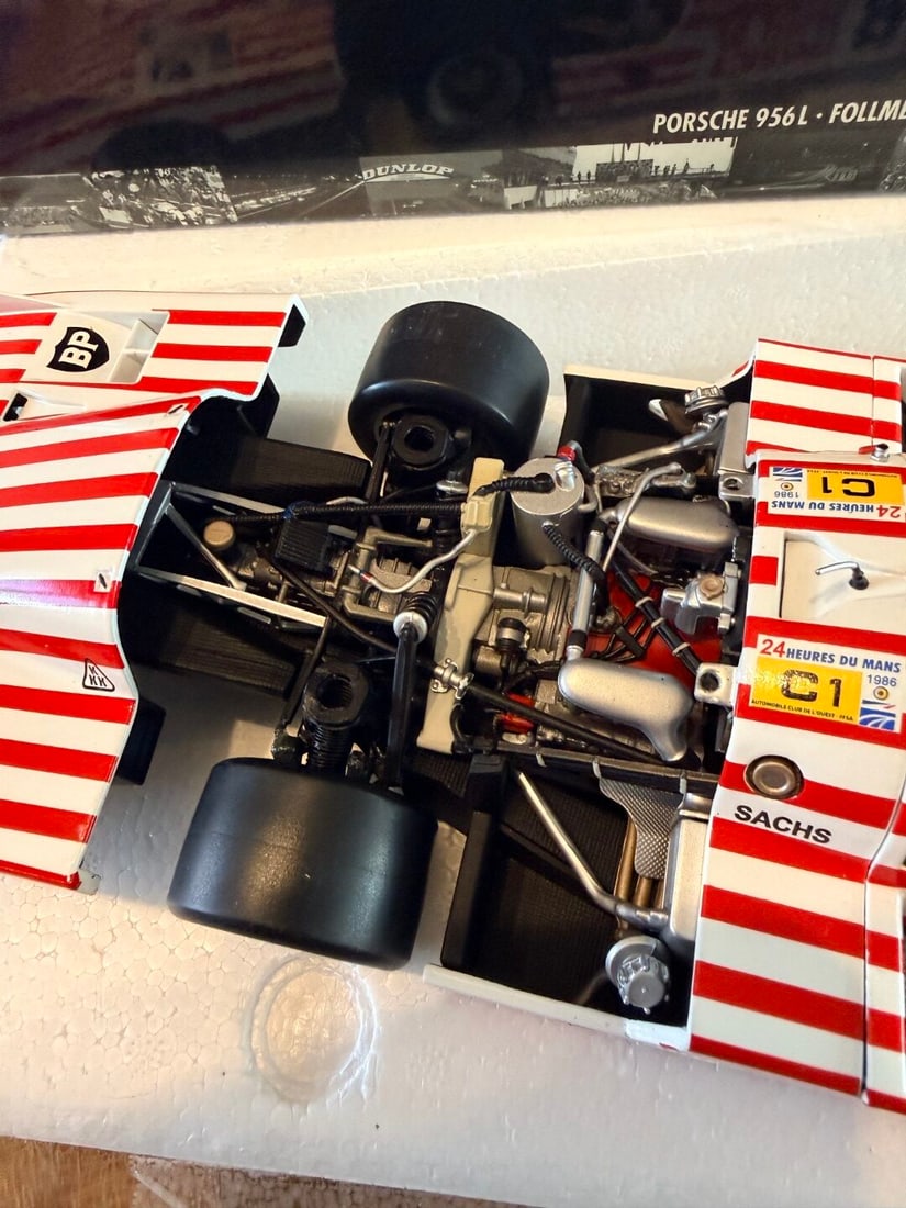 Minichamps 1/18 Porsche 956L Stars & Stripes Follmer/Morton/Miller 24H Le Mans 1986 - 4