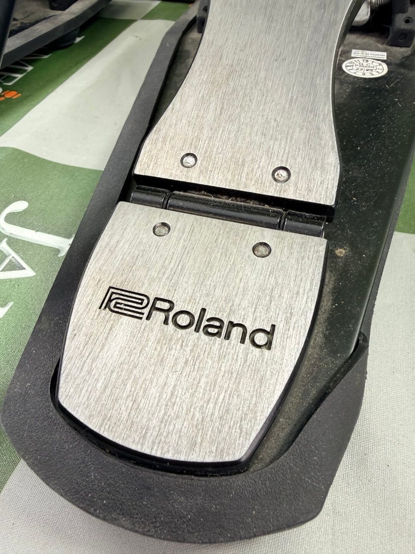 SOLD VIA BUY IT NOW-PLEASE DO NOT BID-Roland RDH-102A Double Kick Drum Pedal - 2