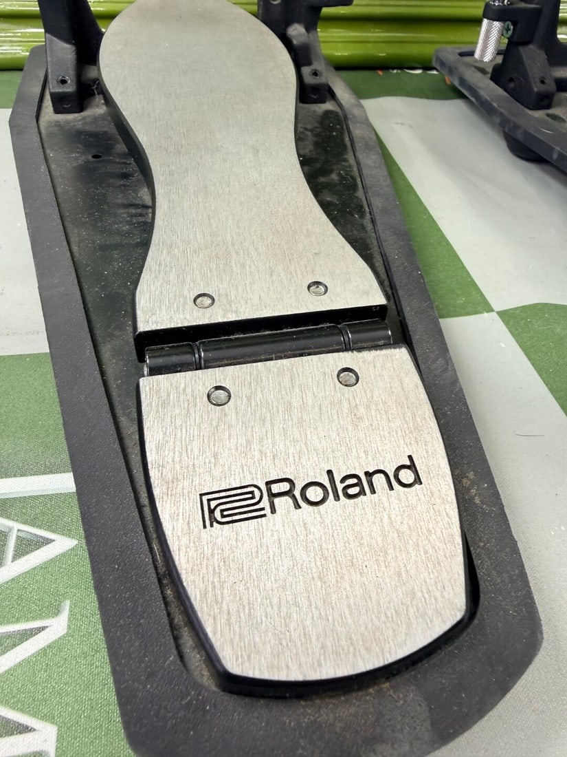SOLD VIA BUY IT NOW-PLEASE DO NOT BID-Roland RDH-102A Double Kick Drum Pedal - 3