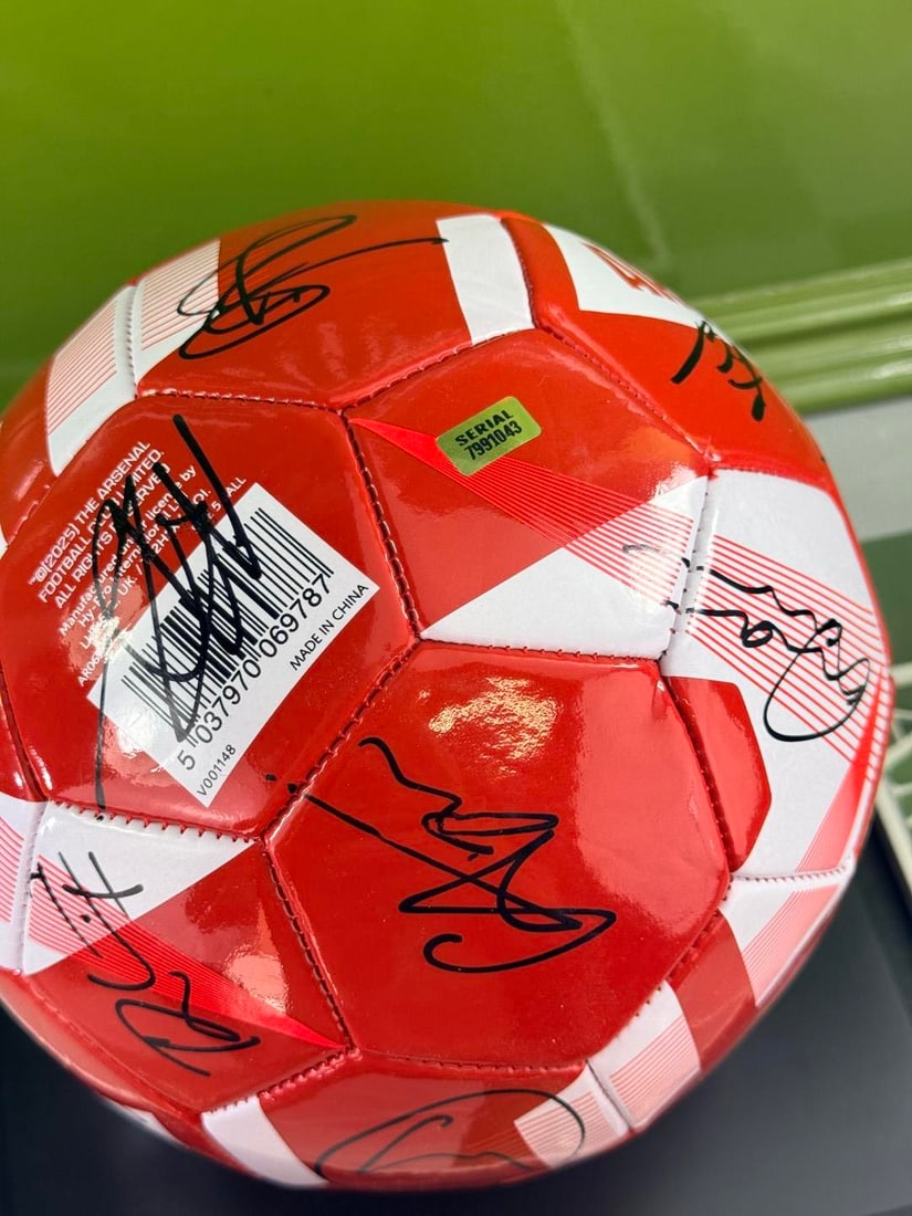 Arsenal FC Signed 2025-26 Premier League Champions Football In Case - 3