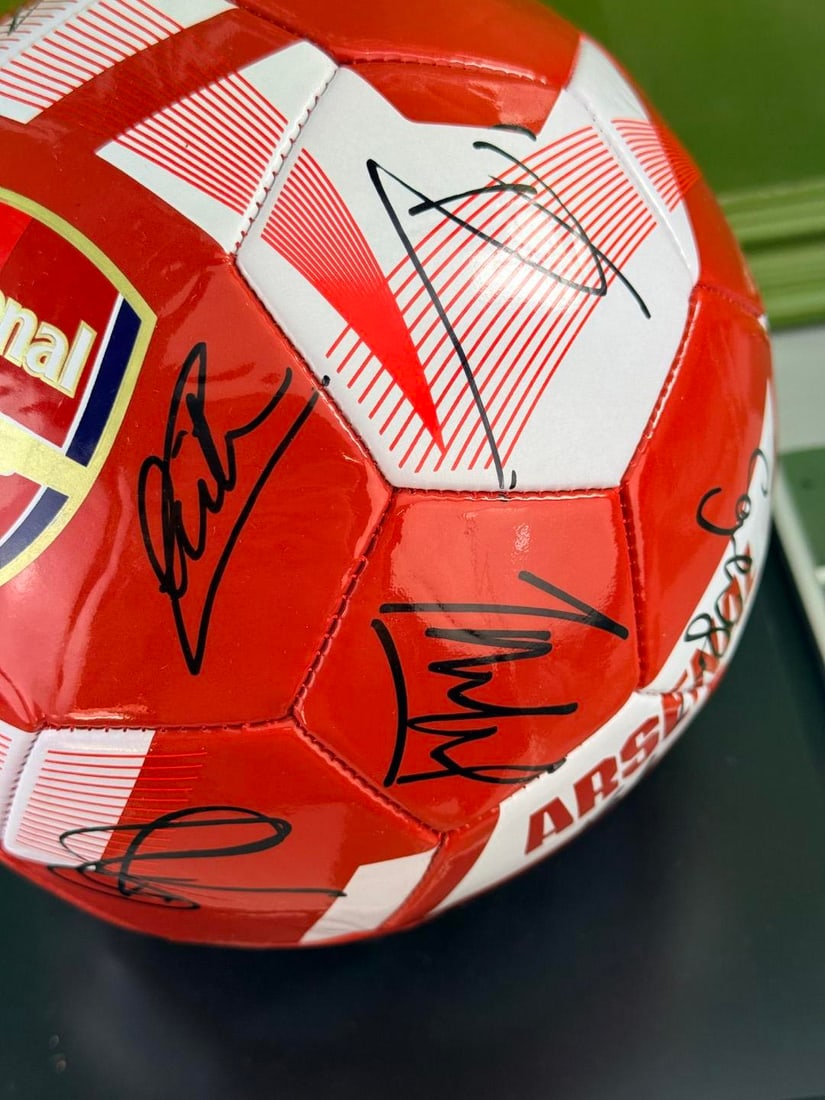 Arsenal FC Signed 2025-26 Premier League Champions Football In Case - 4