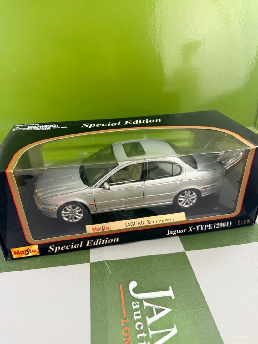 Maisto Jaguar X Type 2001 Special Edition 1:18 Scale (1 of 4)