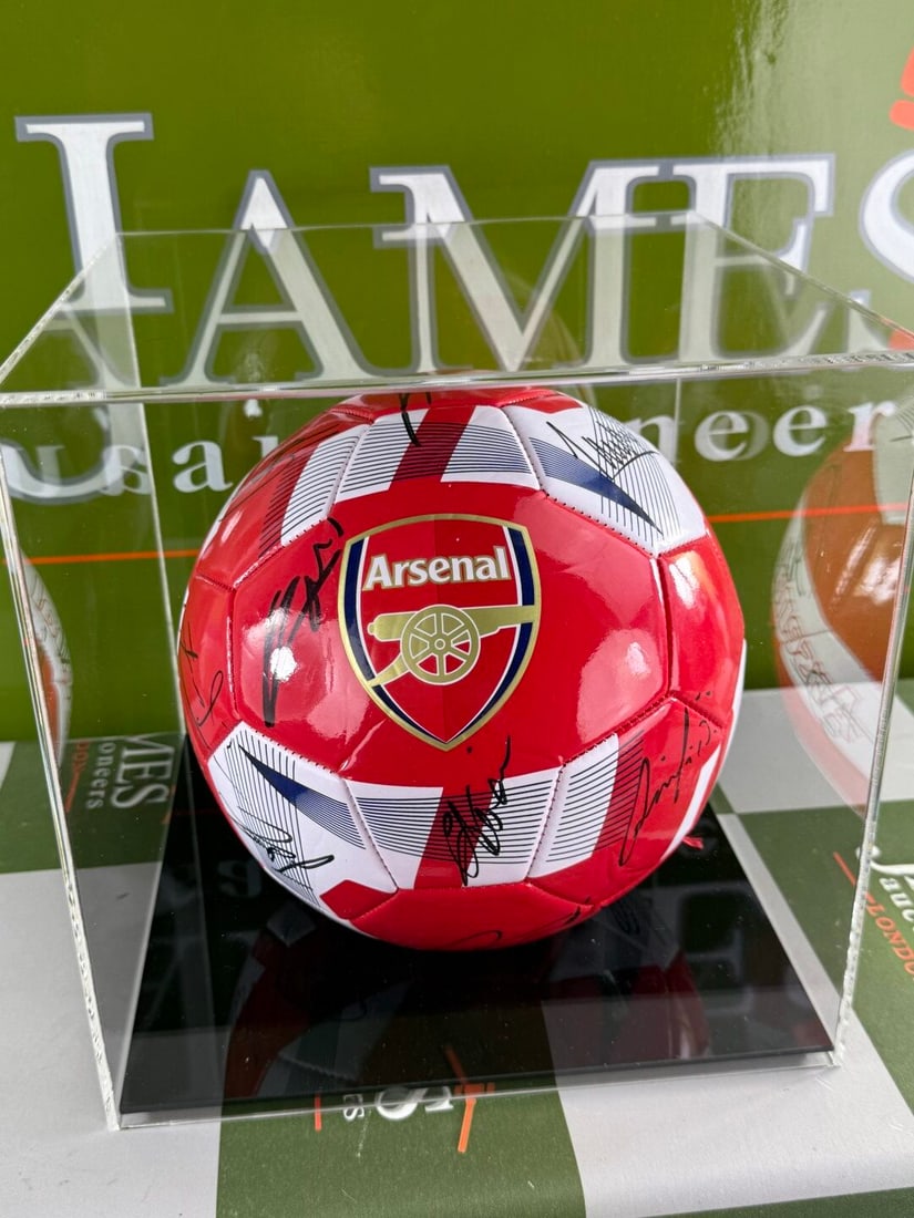 Football Interest-Arsenal Signed Football By Current Squad 2025-2026: Football Interest-Arsenal Signed Football By Current Squad 2024-2025, included with the new perspex case is a size 5 football that has been signed by the following: Riccardo Callafori,Gabriel