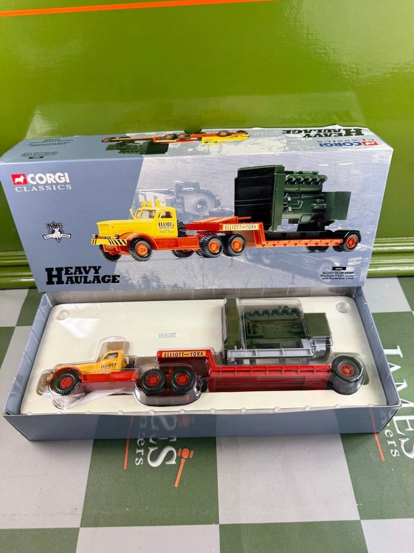 Collection of Five Various Die Cast 1:50 Scale Commercial Trucks - 11