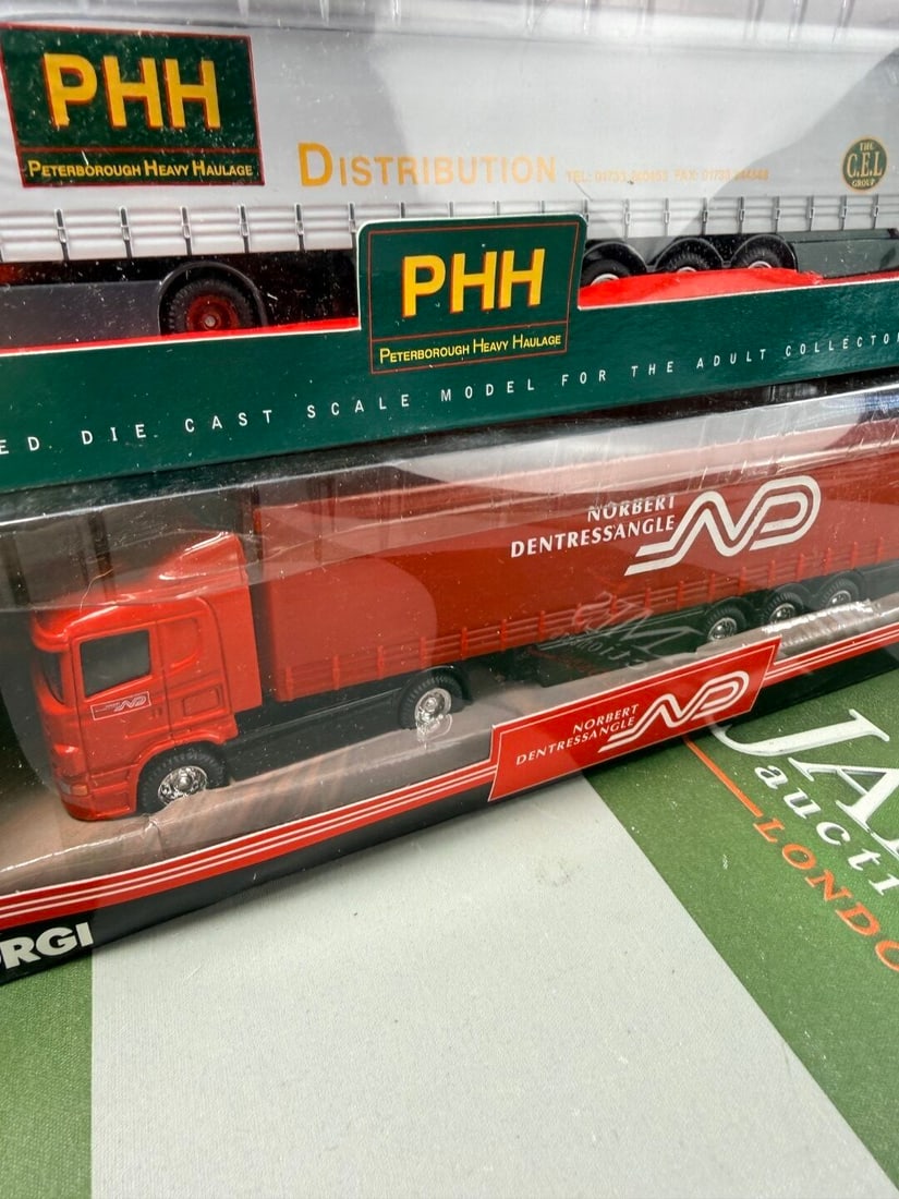 Collection of Five Various Die Cast 1:50 Scale Commercial Trucks - 4