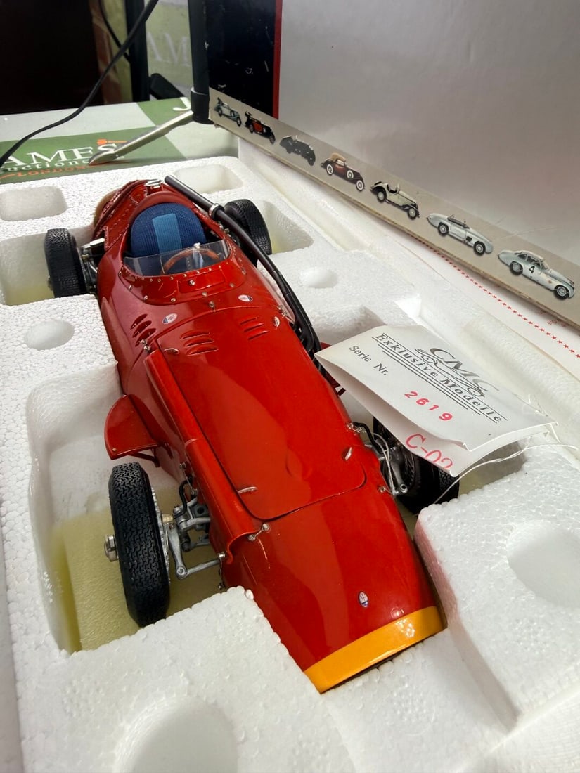CMC-1:18 Scale Grand Prix Maserati 250F (1957) Grand-Prix-Sieger - 9