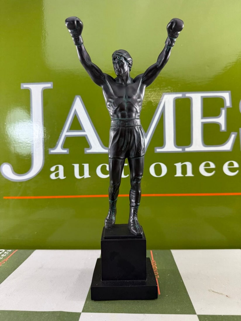 Sideshow Collectibles / Schomberg Studios Rocky Balboa 12 Statue,: Sideshow Collectibles / Schomberg Studios Rocky Balboa 12" Statue, Rocky is a film icon, sports legend, and American hero. In 1980, for the film Rocky III, an immense bronze statue was created