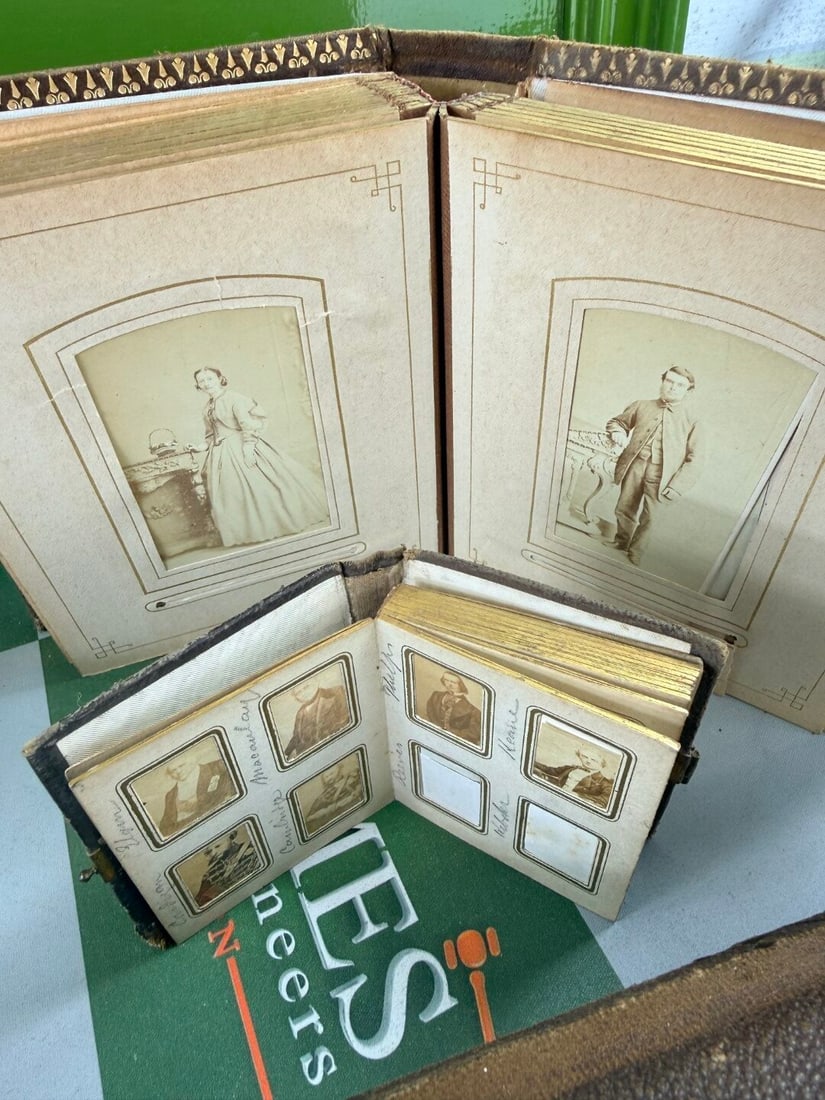 Vintage Gold Leaf Leather Bound Family Photo Albums With Metal Clasps - 3