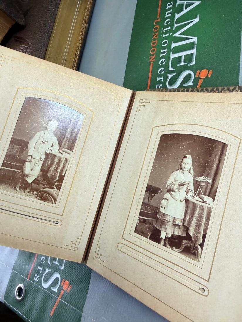 Vintage Gold Leaf Leather Bound Family Photo Albums With Metal Clasps - 5