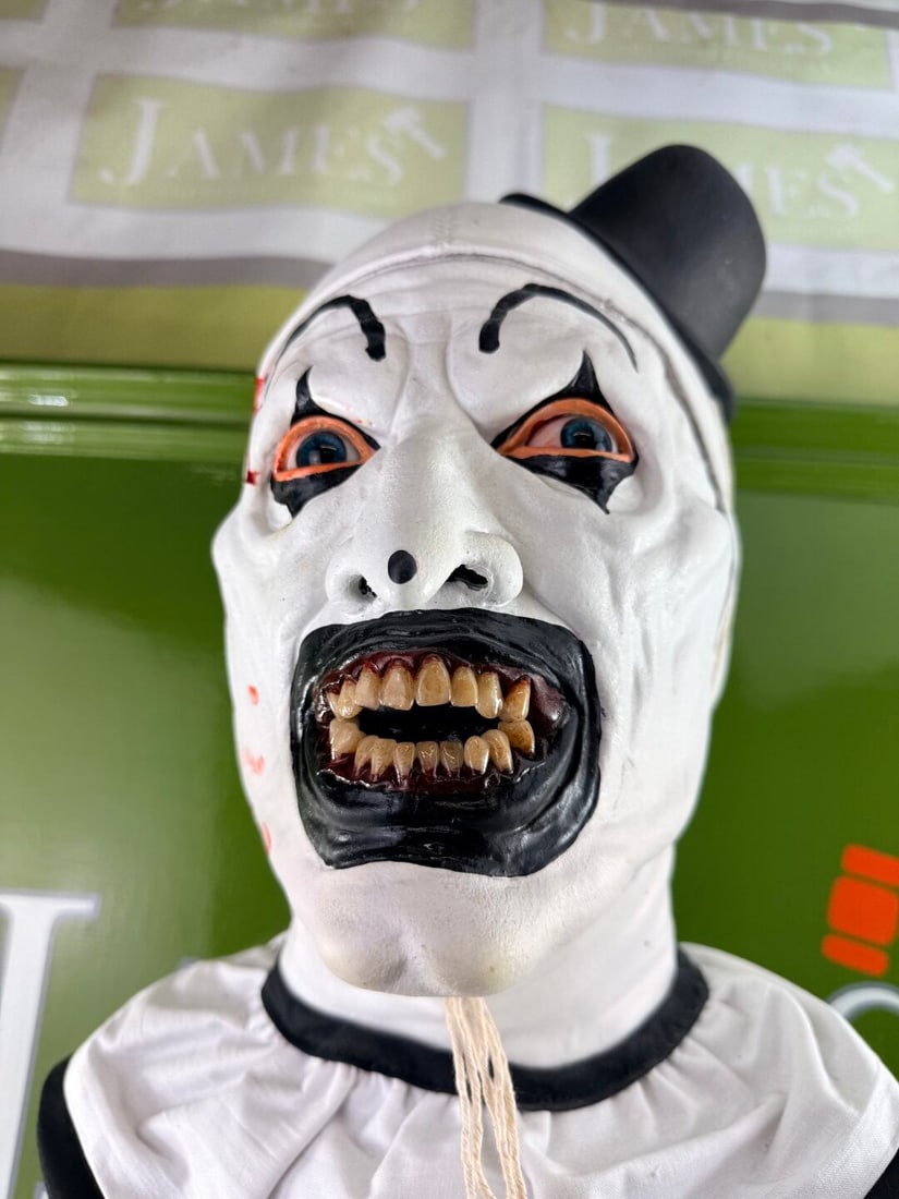 Maniac Prop Shop UK `Terrifier` 1:1 Scale Horror Torso Bust - 4