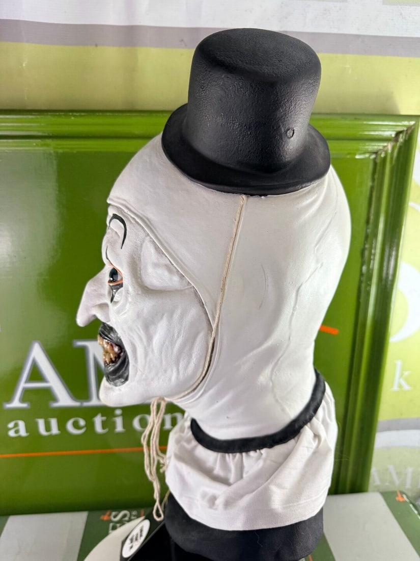 Maniac Prop Shop UK `Terrifier` 1:1 Scale Horror Torso Bust - 7