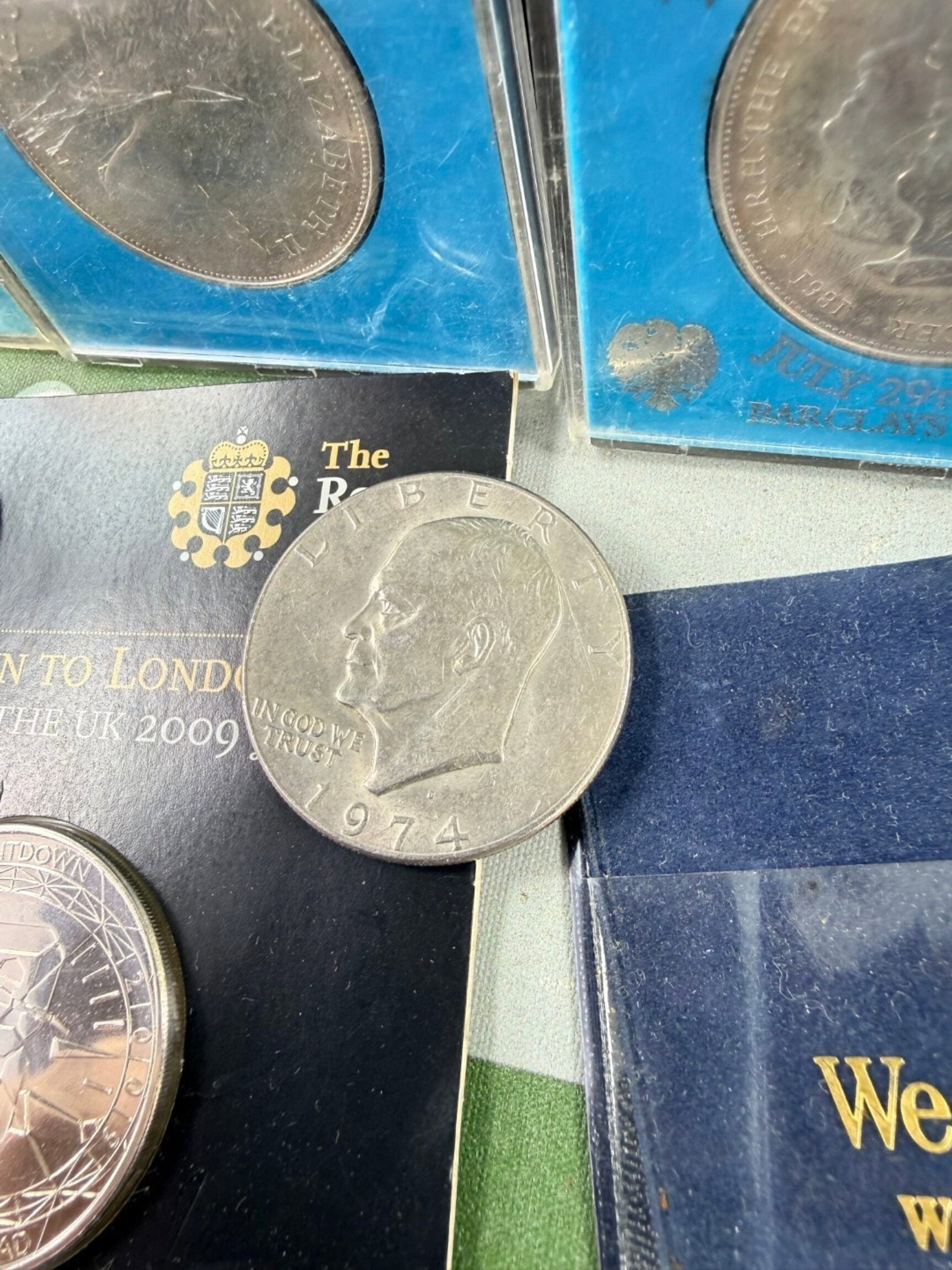 Collection of Vintage & Modern Coin Collectables - 3