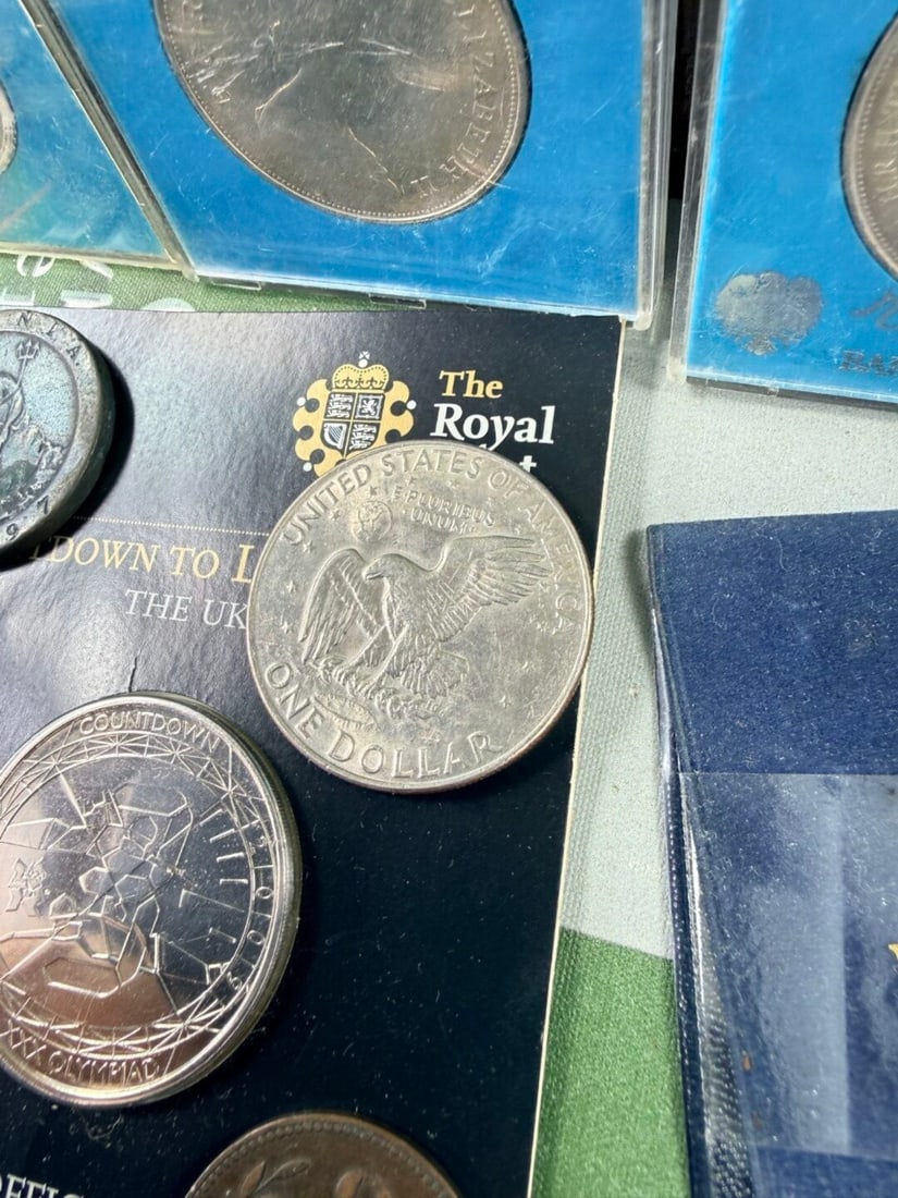 Collection of Vintage & Modern Coin Collectables - 4