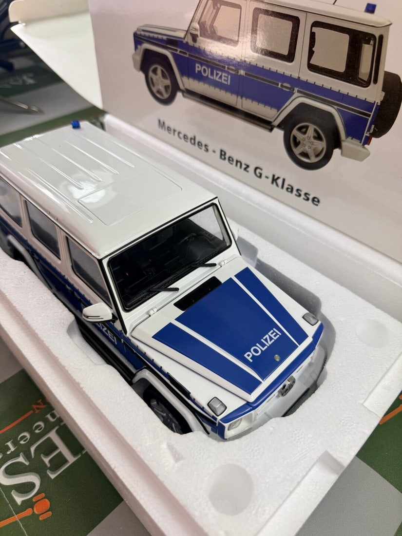iScale 1:18 Mercedes G Class Polizei Edition. - 4