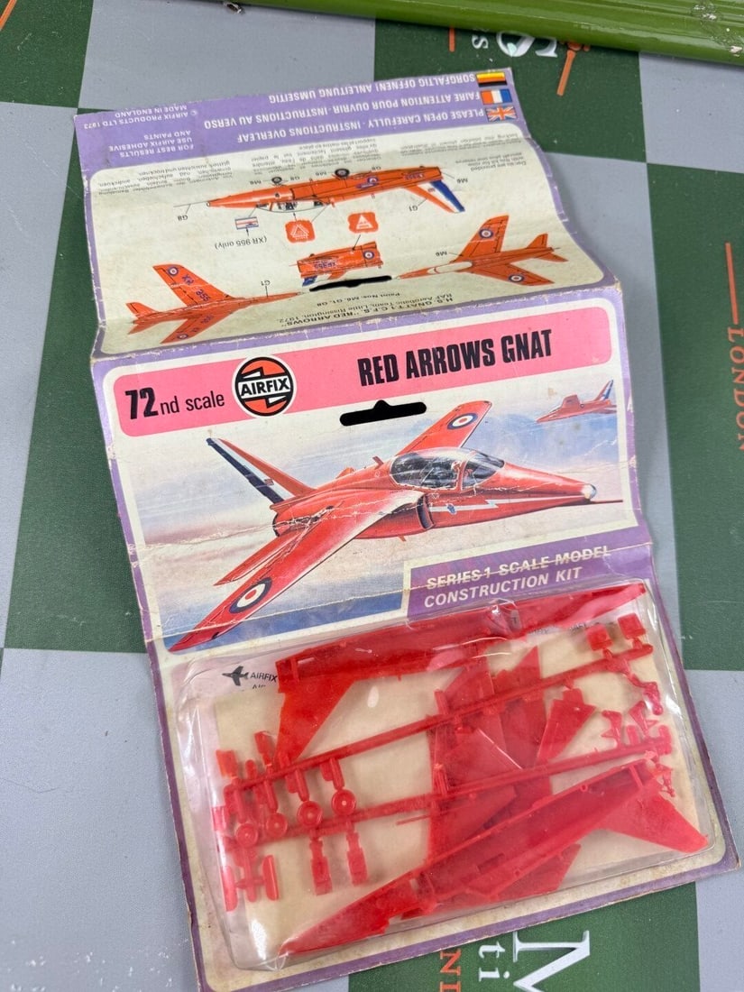 Rare Red Arrow Complete Unopened Airfix Collectable Aeroplane (1 of 2)
