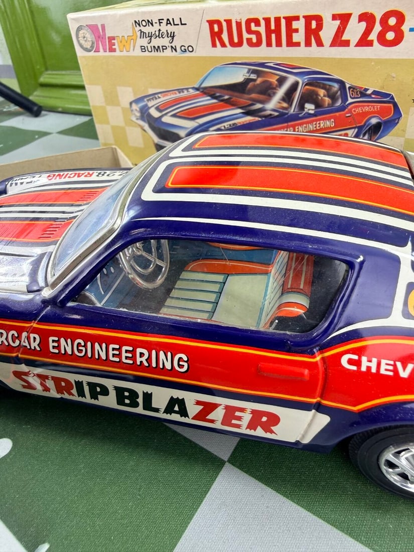 Boxed Vintage Japanese Tinplate Battery Operated Rusher Car Z28 Camaro Circa 1960s - 3