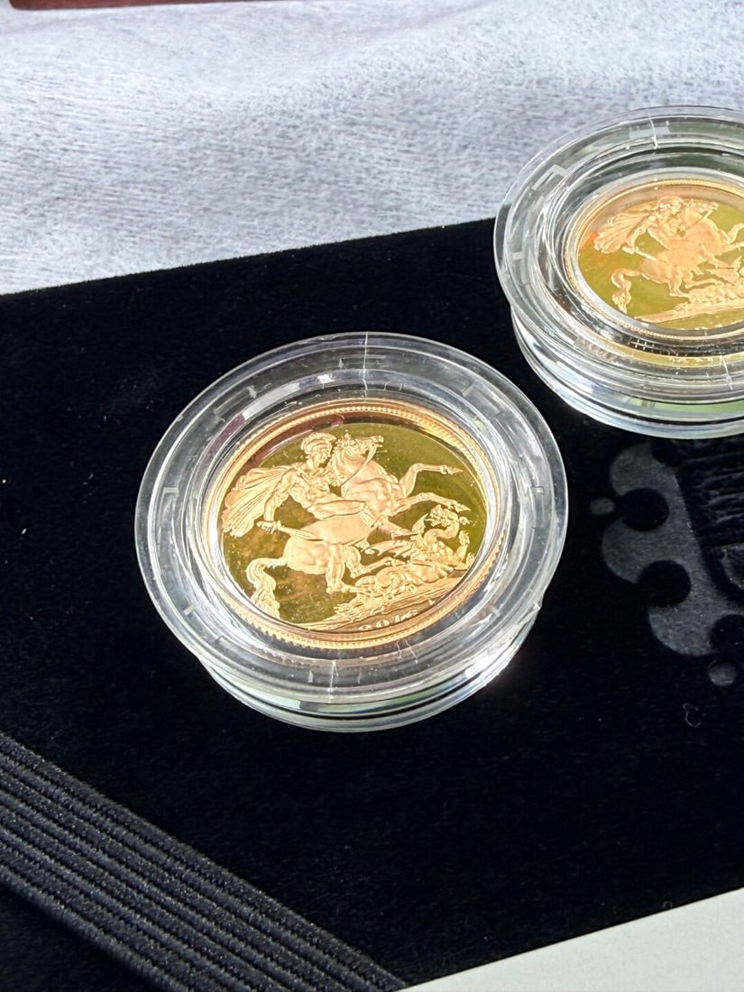The Royal Mint Elizabeth II Gold Proof 2016 Three Coin Sovereign Set - 13