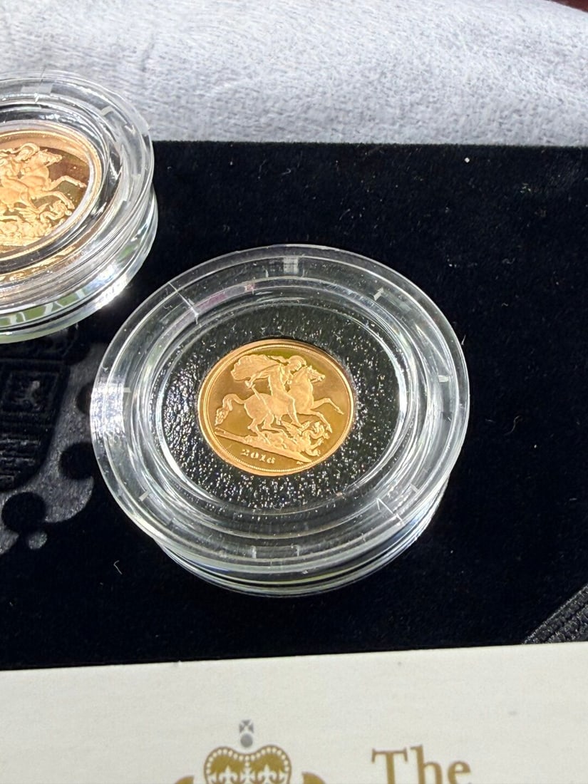 The Royal Mint Elizabeth II Gold Proof 2016 Three Coin Sovereign Set - 15