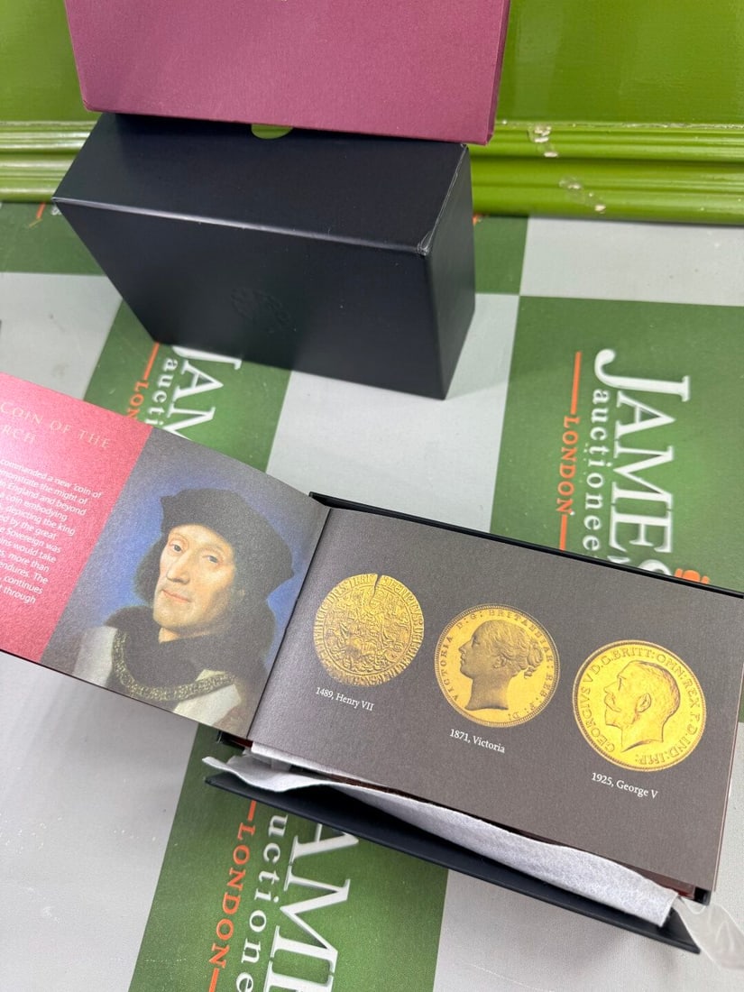 The Royal Mint Elizabeth II Gold Proof 2016 Three Coin Sovereign Set - 18